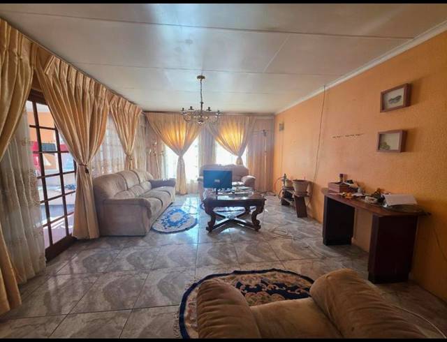 3 BEDROOM HOUSE FOR SALE IN DAWN PARK